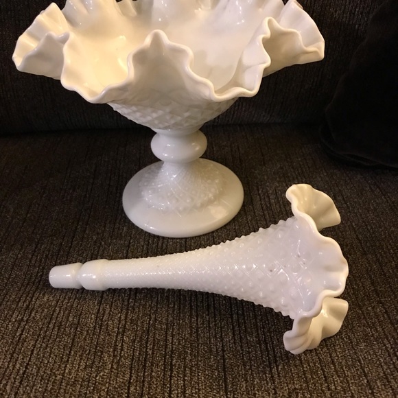 Vintage Fenton White Milk Glass Hobnail Vase Bowl - Picture 4 of 4